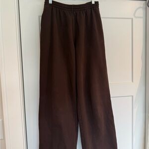 SKIMS ESPRESSO NWT size XS Lounge Sweatpants